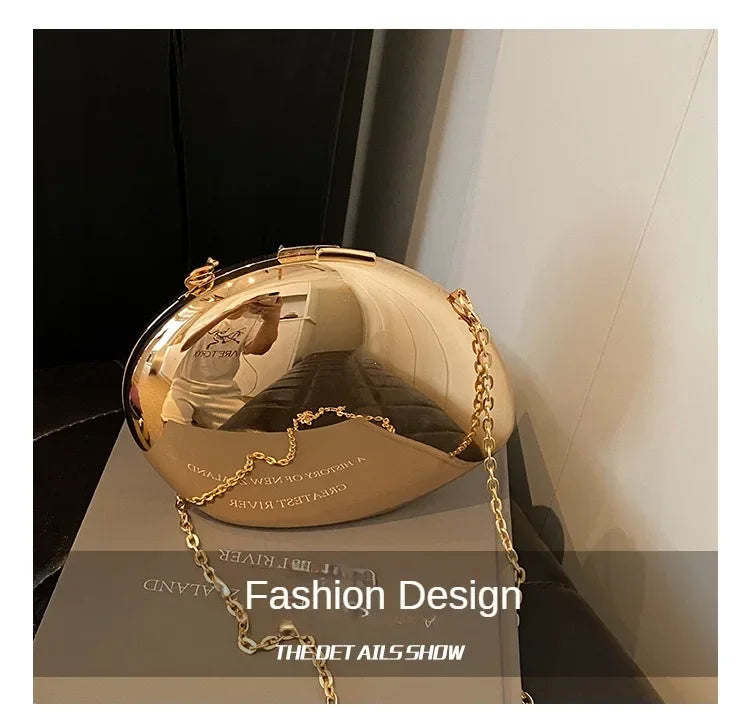 Stylish Acrylic Shell Shape Clutch Bag in Gold with Chain Strap for Elegant Evening Outfits