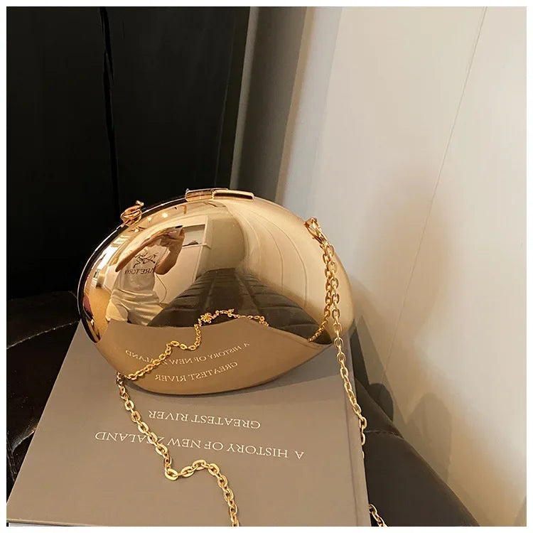 Gold Acrylic Shell Shape Clutch Bag with Chain Strap for Elegant Evening Events