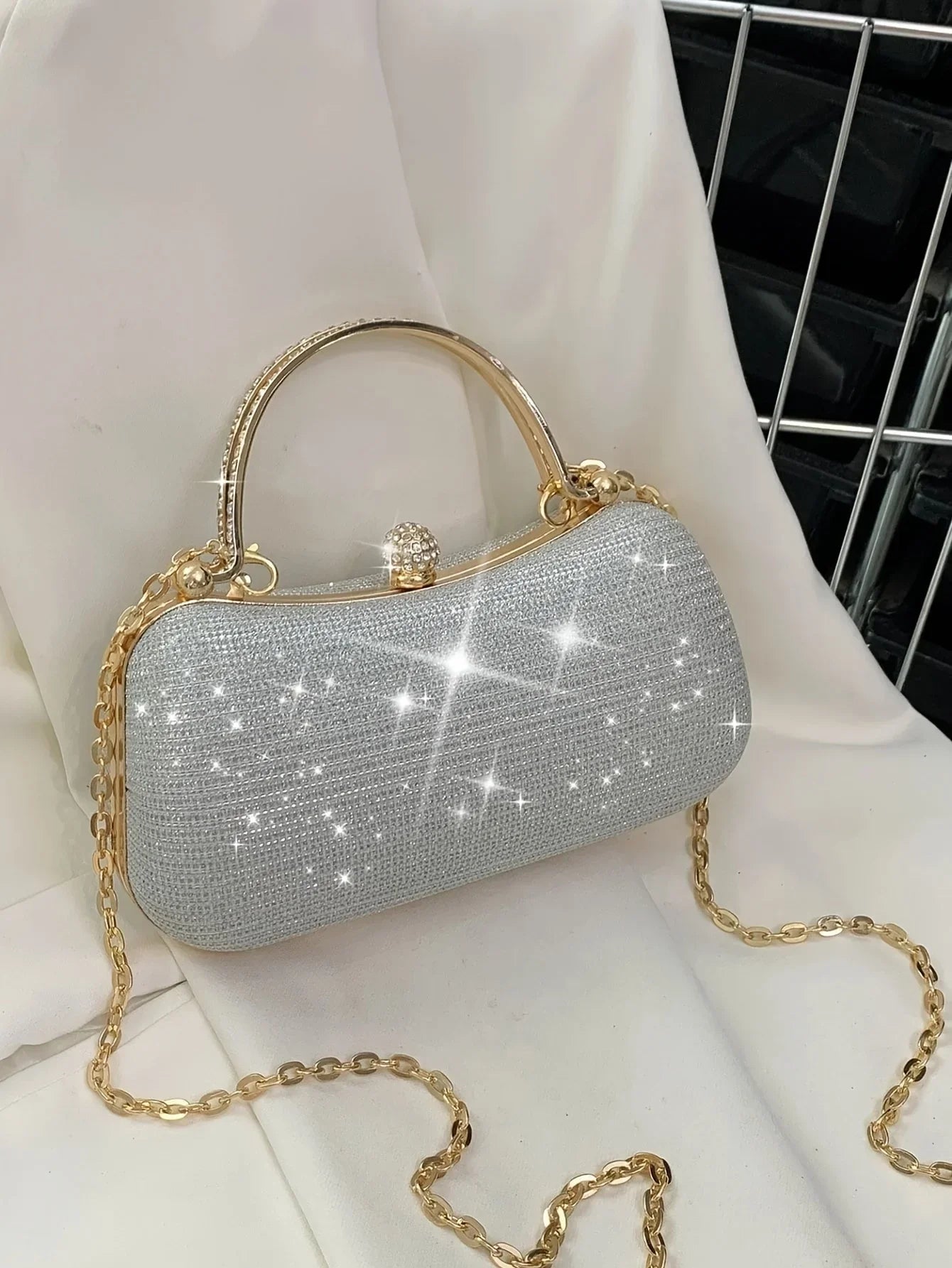 Silver Rhinestone Evening Bag with Chain Strap and Sparkling Accents for Elegant Occasions
