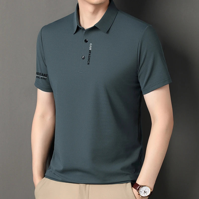 Men's short sleeve solid colour polo for men in dark green with a modern fit and stylish design